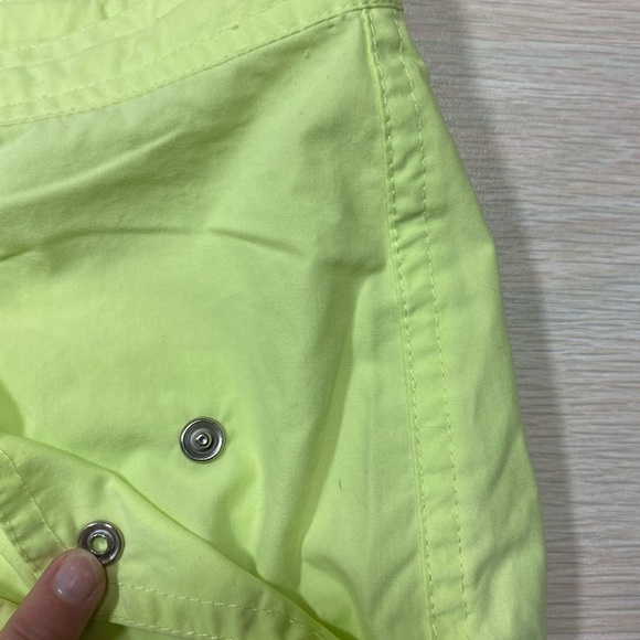 Columbia Women’s Yellow Snap Drawstring No Net Shorts PM - Picture 9 of 10